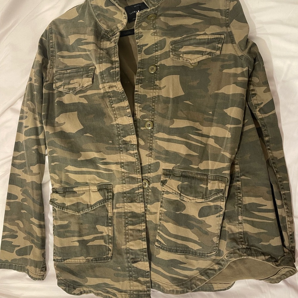 Used it maybe two times and need more closet space. Hope anyone can enjoy it.